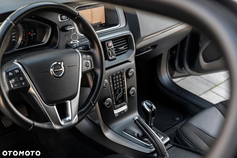 Volvo V40 D2 Momentum - 27