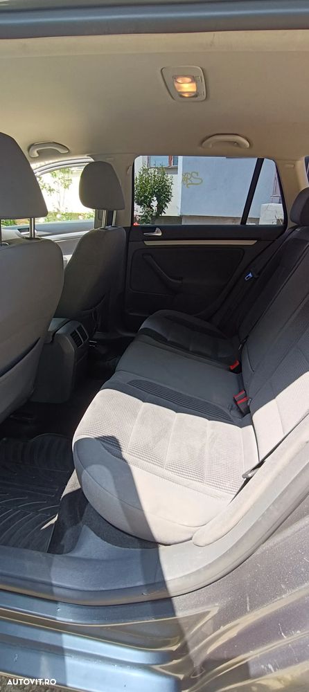 Volkswagen Golf 2.0 TDI Comfortline DPF - 12