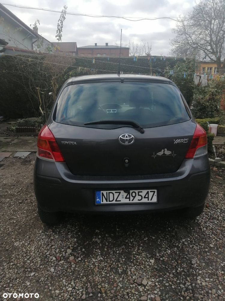 Toyota Yaris - 4