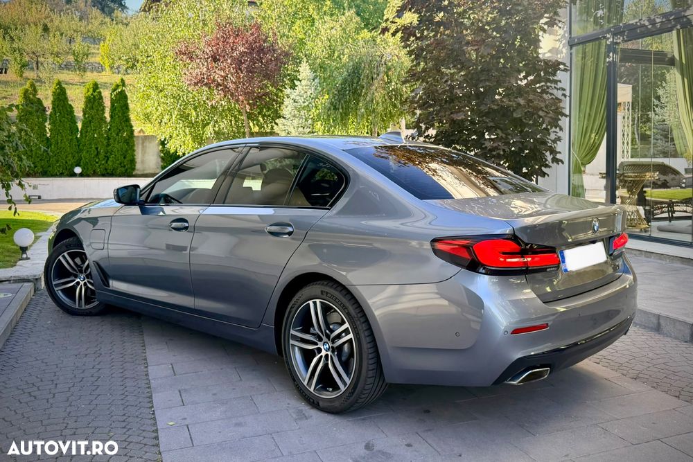 BMW Seria 5 2021 photo 4