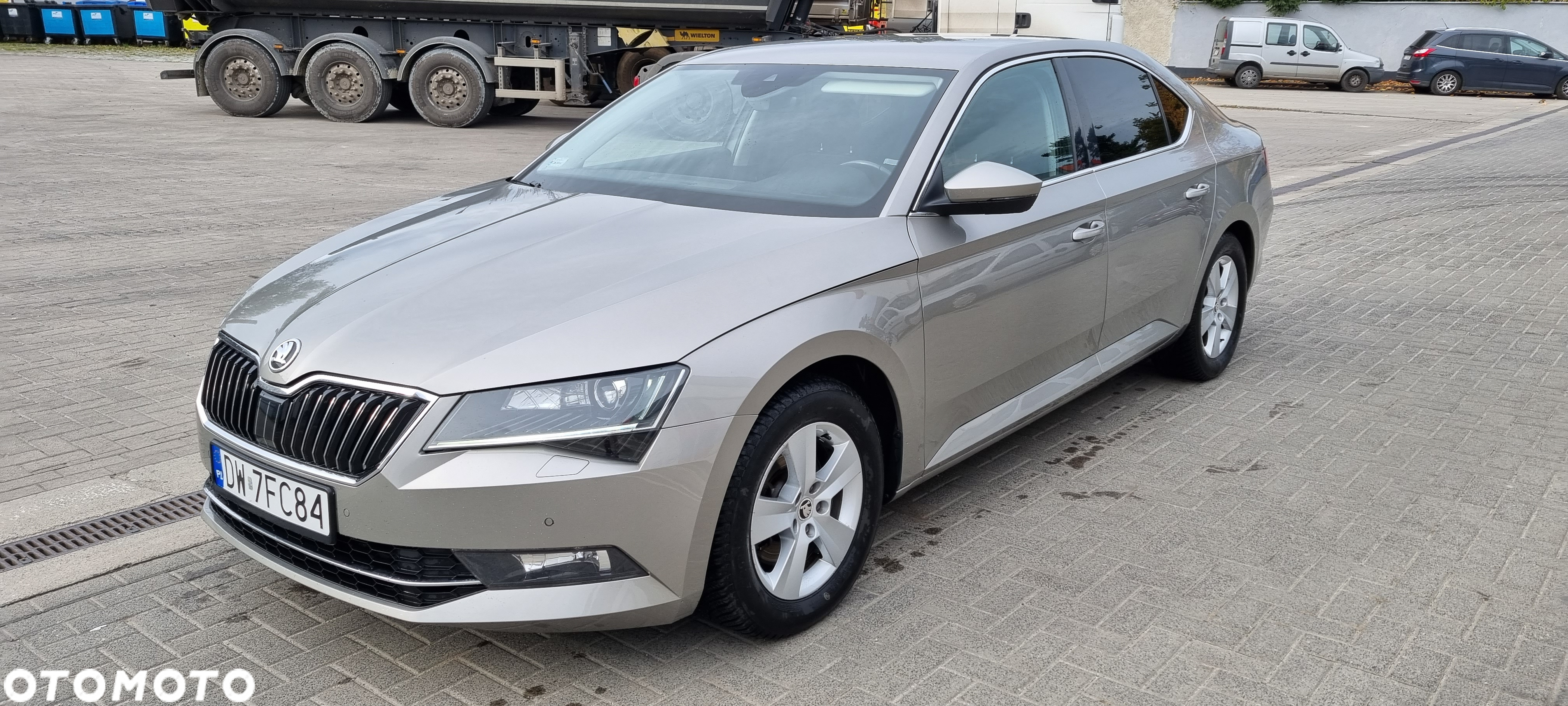 Skoda Superb - 2