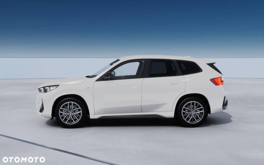 BMW iX1 eDrive20 66.5kWh M Sport - 3
