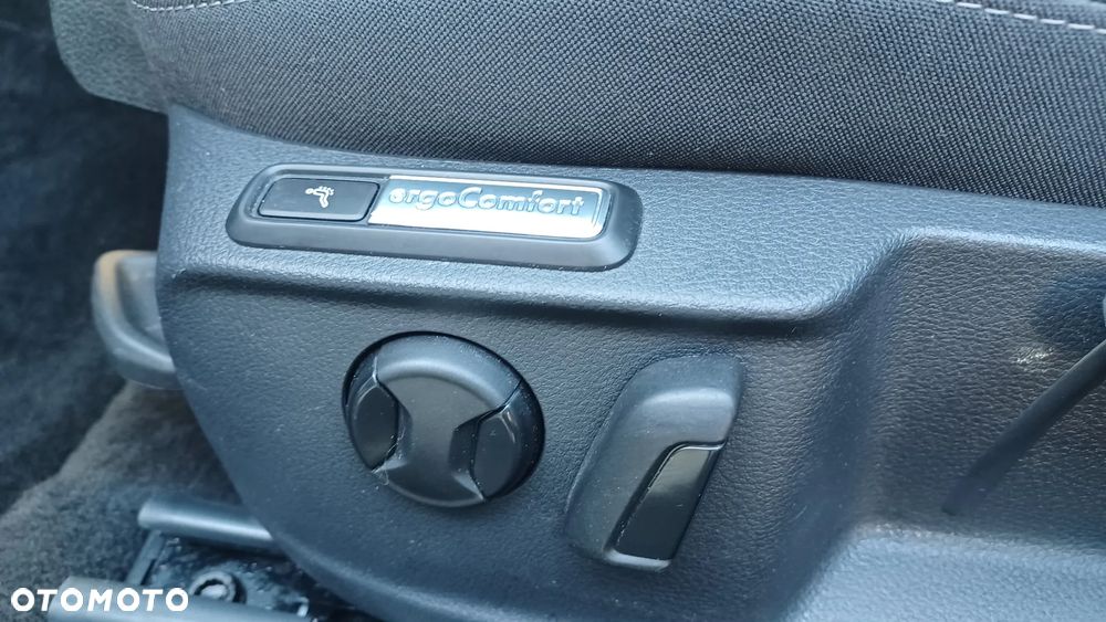 Volkswagen Passat - 16
