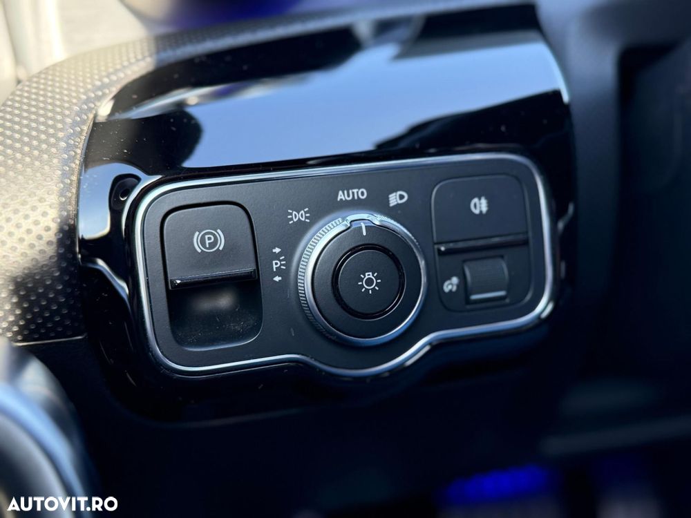 Mercedes-Benz CLA - 25