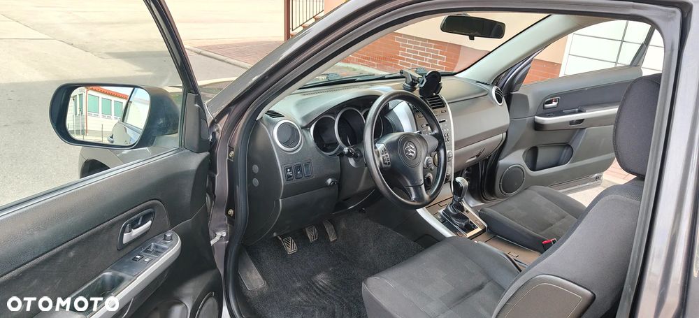 Suzuki Grand Vitara 2.4 Comfort - 7