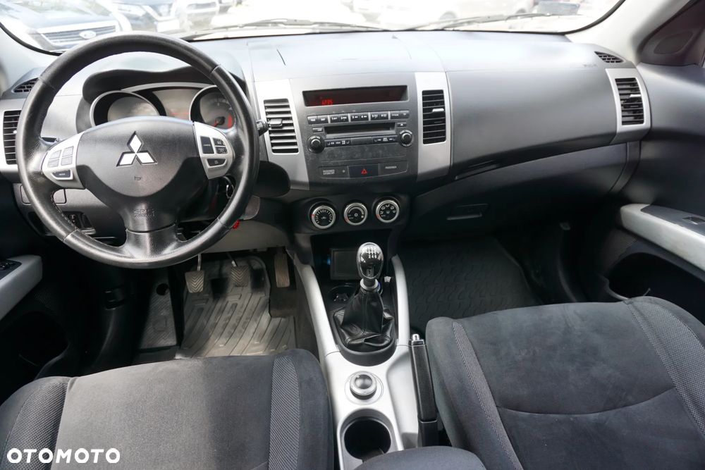 Mitsubishi Outlander 2.0 DID Instyle - 12