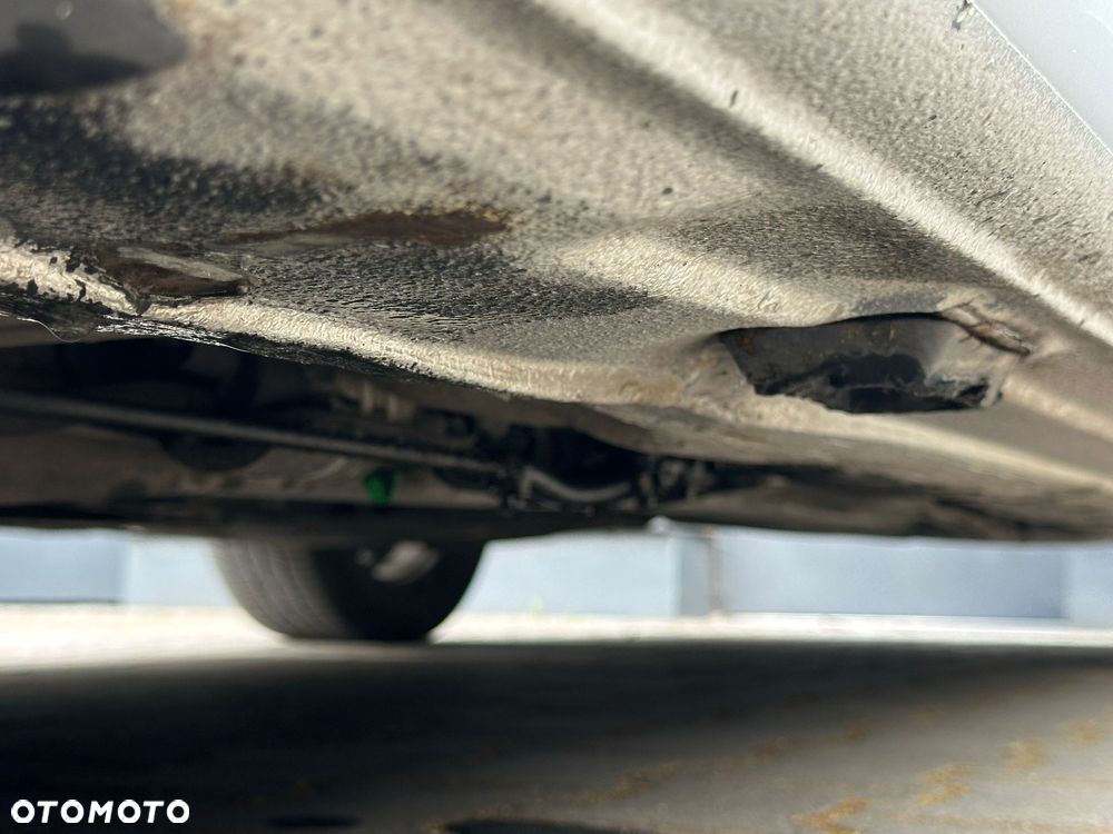 BMW Seria 5 525d - 9