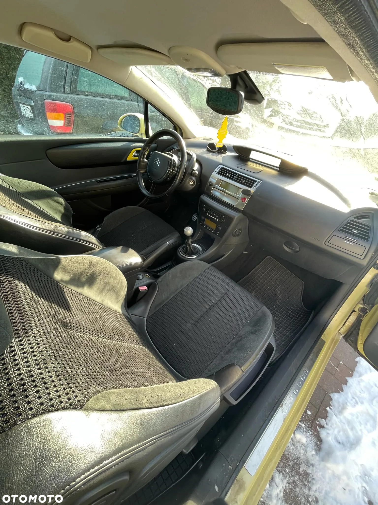 Citroën C4 2.0 16V Exclusive - 10