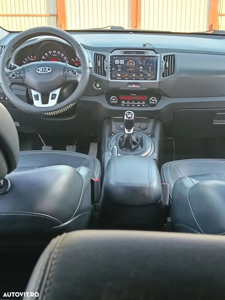 Kia Sportage 2.0 DSL MT 4x4 PREMIUM - 9