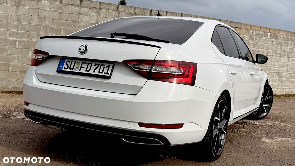 Skoda Superb 2.0 TDI DSG Sportline - 13