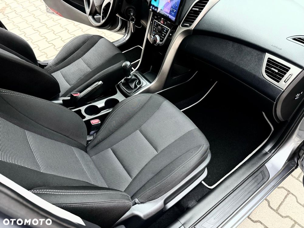 Hyundai i30 1.4 Premium - 14