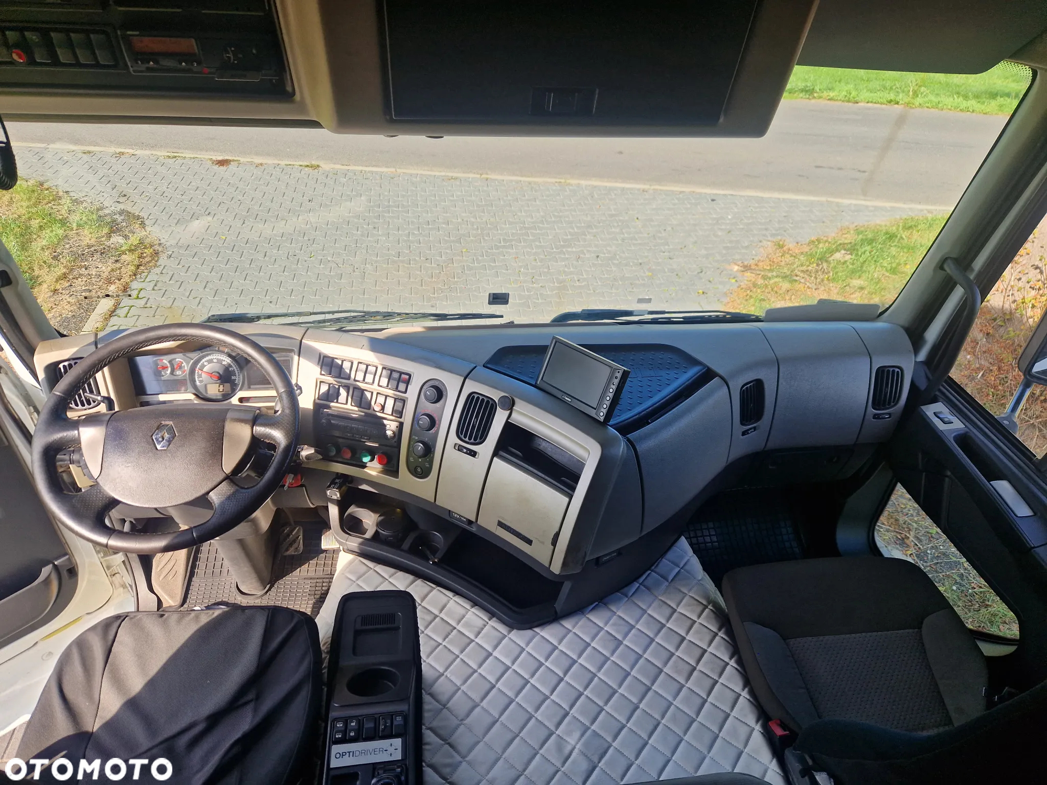 Renault Premium - 6