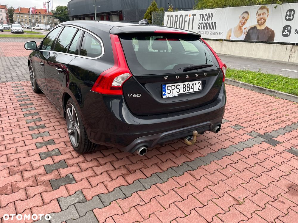 Volvo V60 D3 R-Design - 18