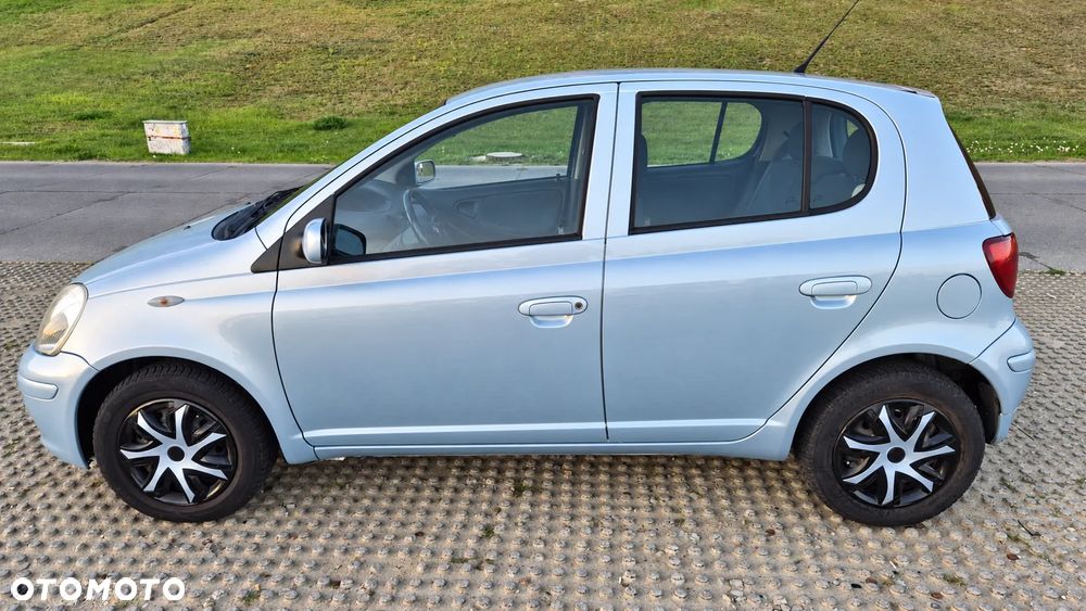 Toyota Yaris 1.0 Base - 5