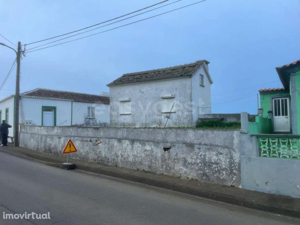 Moradia para Recuperação com Potencial de Investimento - Vila Nova - Grande imagem: 2/33