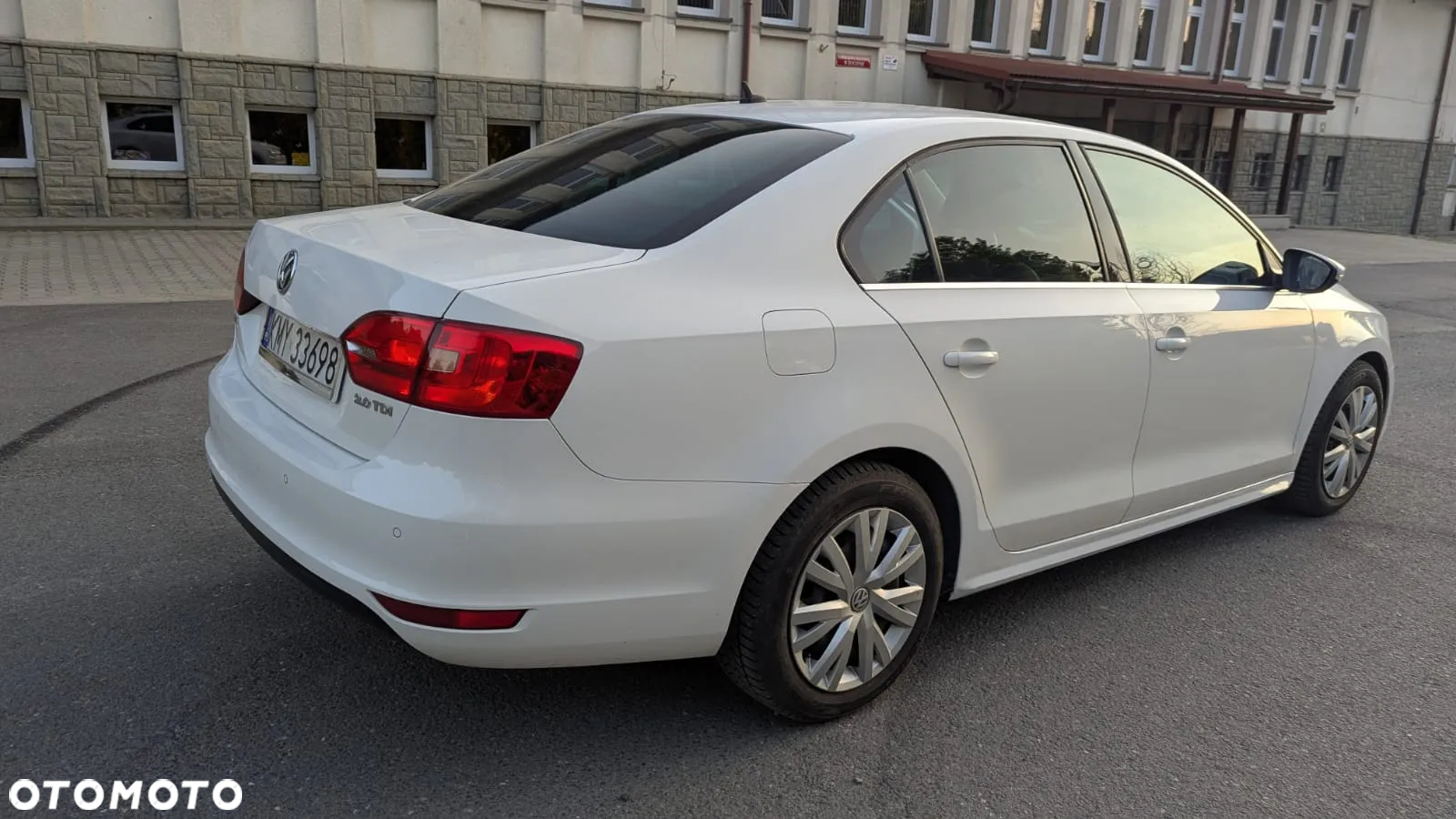 Volkswagen Jetta 2.0 TDI DSG Highline - 5