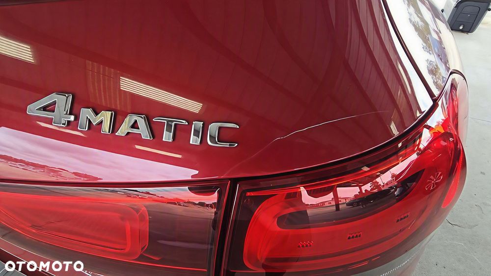 Mercedes-Benz GLA - 12