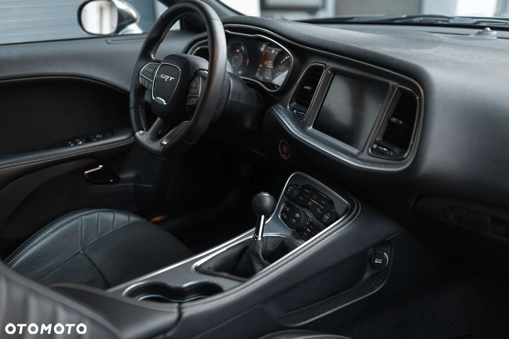 Dodge Challenger - 21