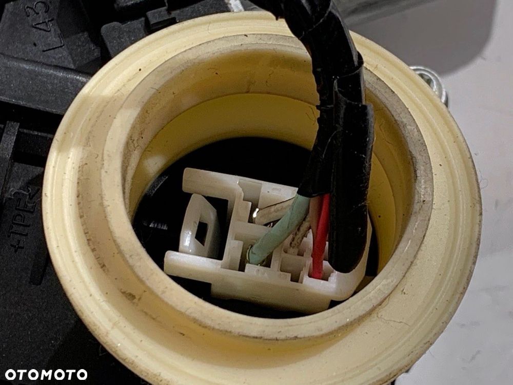 PODNOŚNIK SZYBY LEWY PRZÓD  TOYOTA YARIS (_P9_) 2005 - 2014 1.33 VVT-i (NSP90_) 74 kW [100 KM] - 4