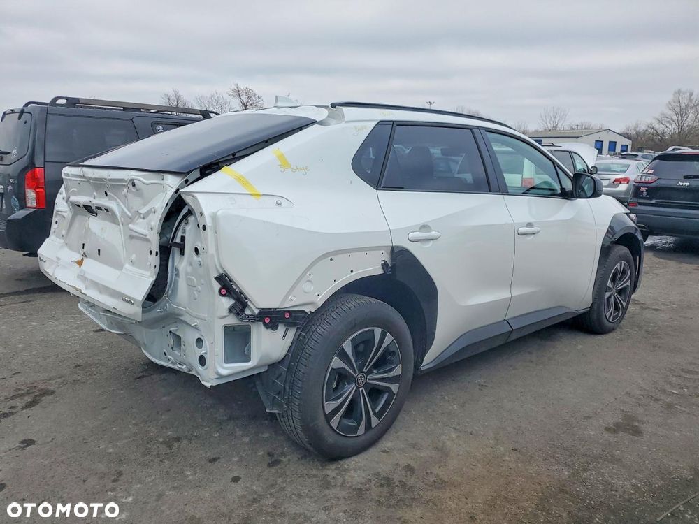 Toyota bZ4X - 4