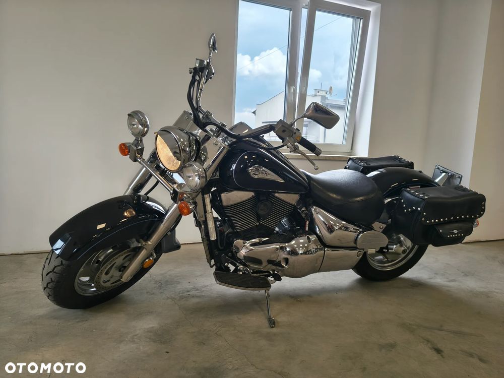Suzuki Intruder - 1