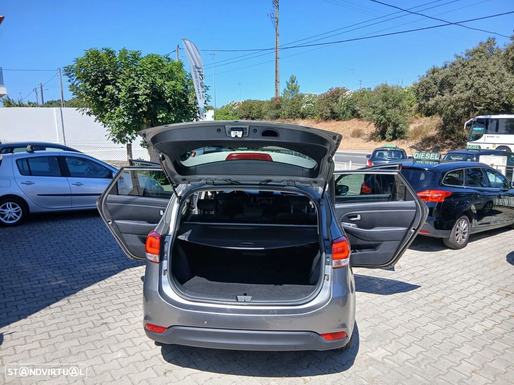Kia Carens 1.7 CRDi ISG TX - 9