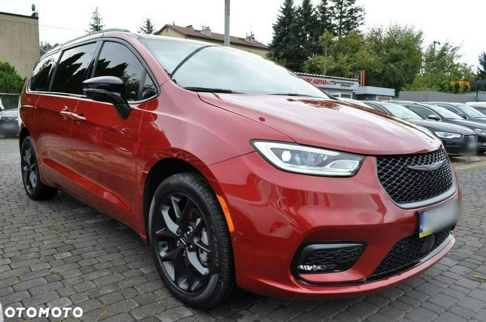 Chrysler Pacifica - 8