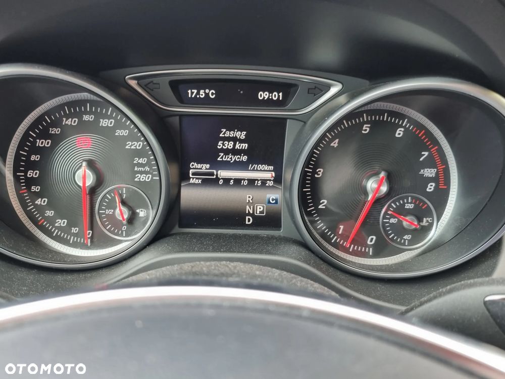 Mercedes-Benz CLA 200 AMG Line - 25