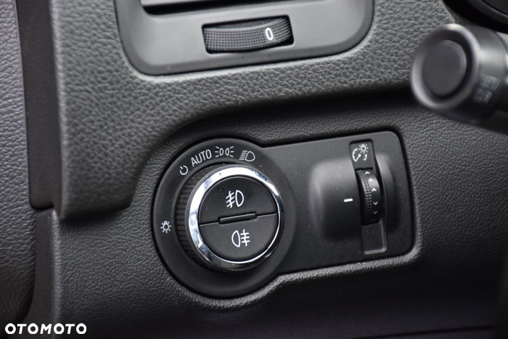 Opel Insignia 2.0 CDTI Design Edition - 22