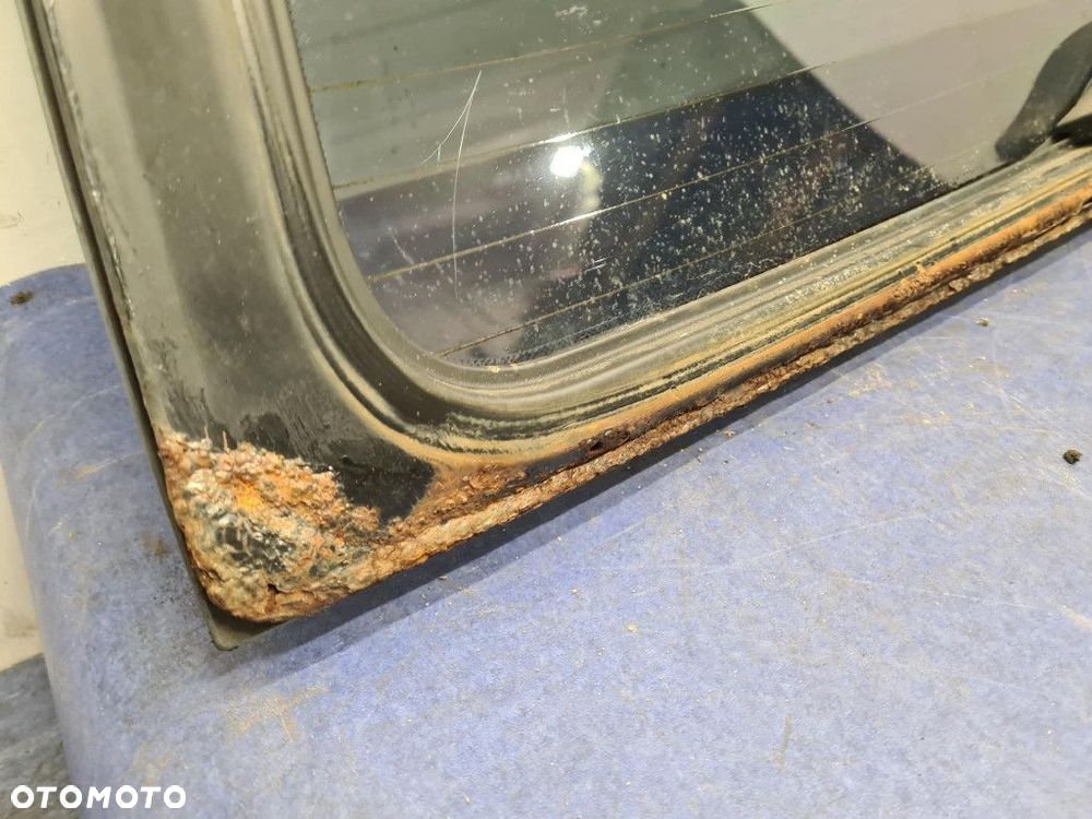 BMW 5 E39 TOURING SZYBA TYLNA - 7