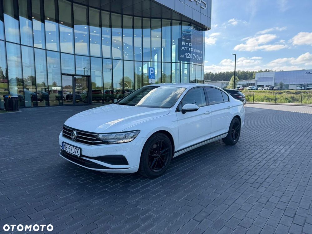 Volkswagen Passat 1.5 TSI EVO Essence - 1
