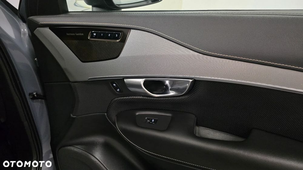 Volvo XC 90 D5 SCR AWD R-Design 7os - 18