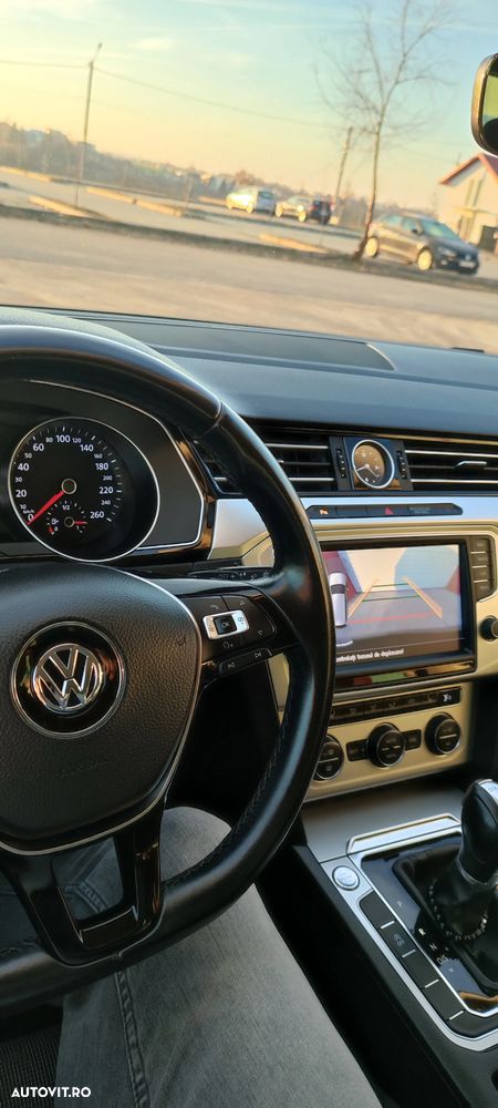 Volkswagen Passat - 9