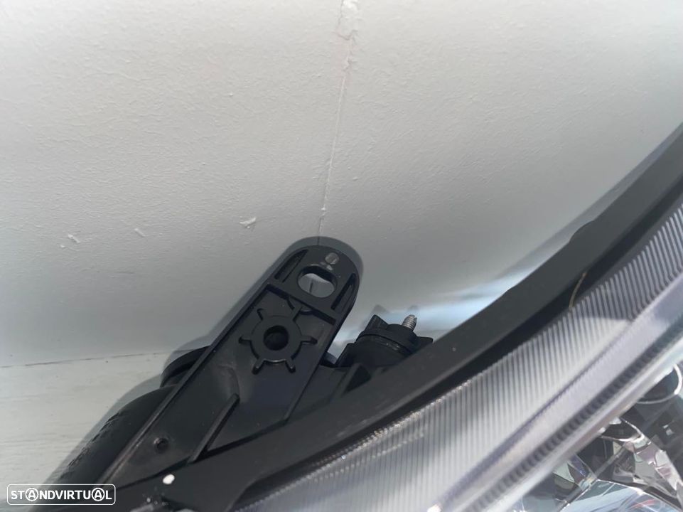 Farol Esquerdo Renault Clio - 05 / 09 - 5