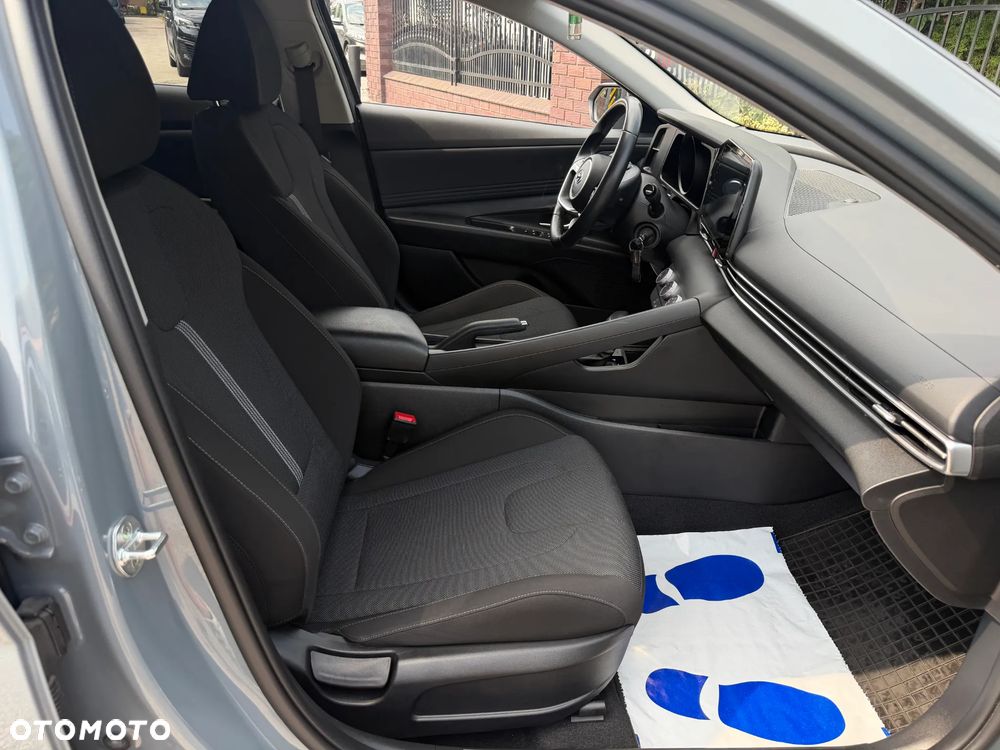 Hyundai Elantra 1.6 Modern CVT - 15