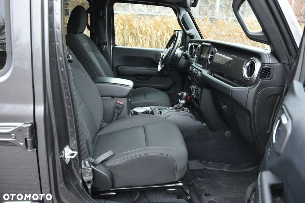 Jeep Wrangler Unlimited GME 2.0 Turbo Sahara - 12