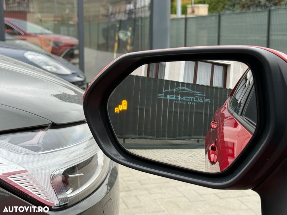 Toyota Corolla 1.8 HSD Dynamic GR Sport - 17