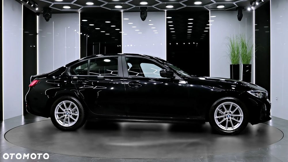 BMW Seria 3 318i Sport Line sport - 10