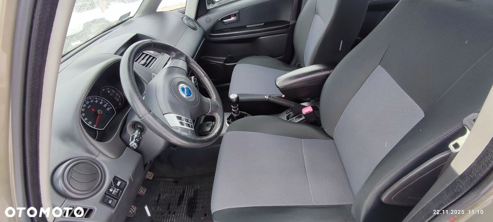 Fiat Sedici 1.9 Multijet DPF 4x4 Emotion - 27