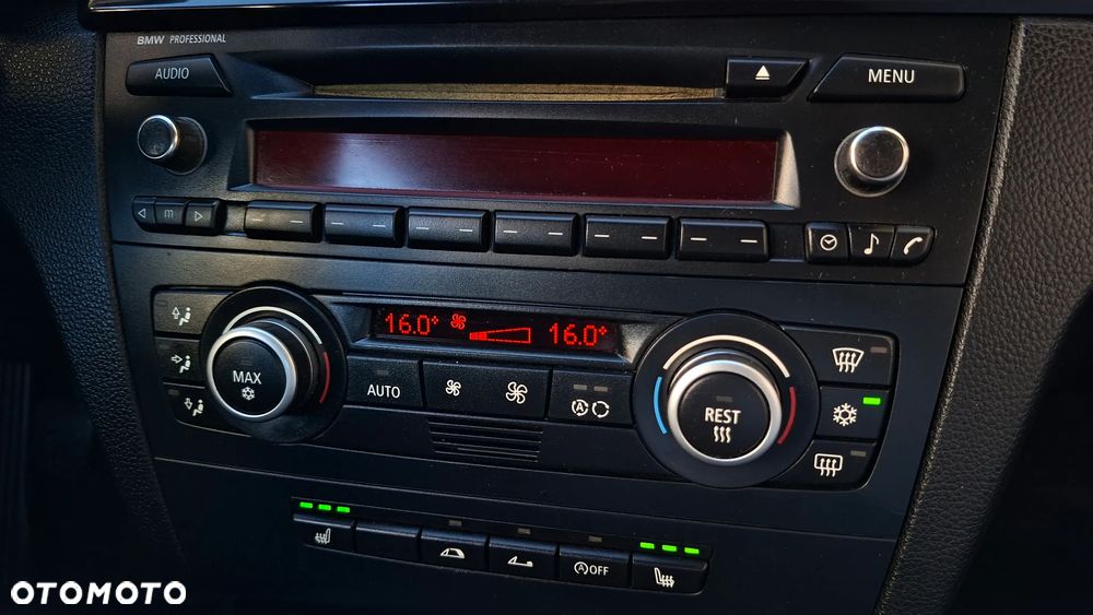 BMW Seria 1 120i Edition Sport - 34