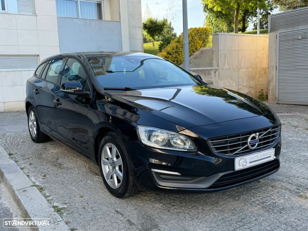 Volvo V60 D2 Momentum - 2