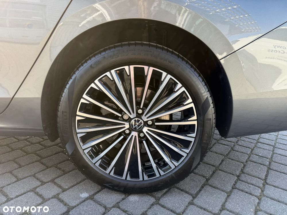 Volkswagen Passat 2.0 TDI SCR 4Mot Elegance DSG - 17