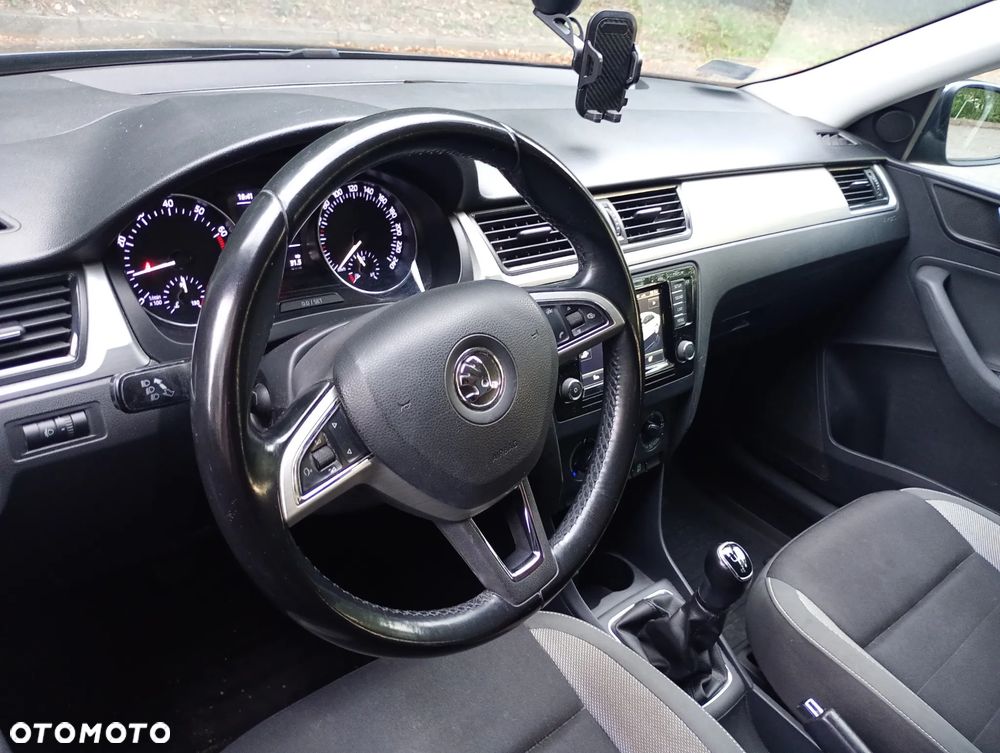 Skoda RAPID 1.2 TSI Ambition - 9