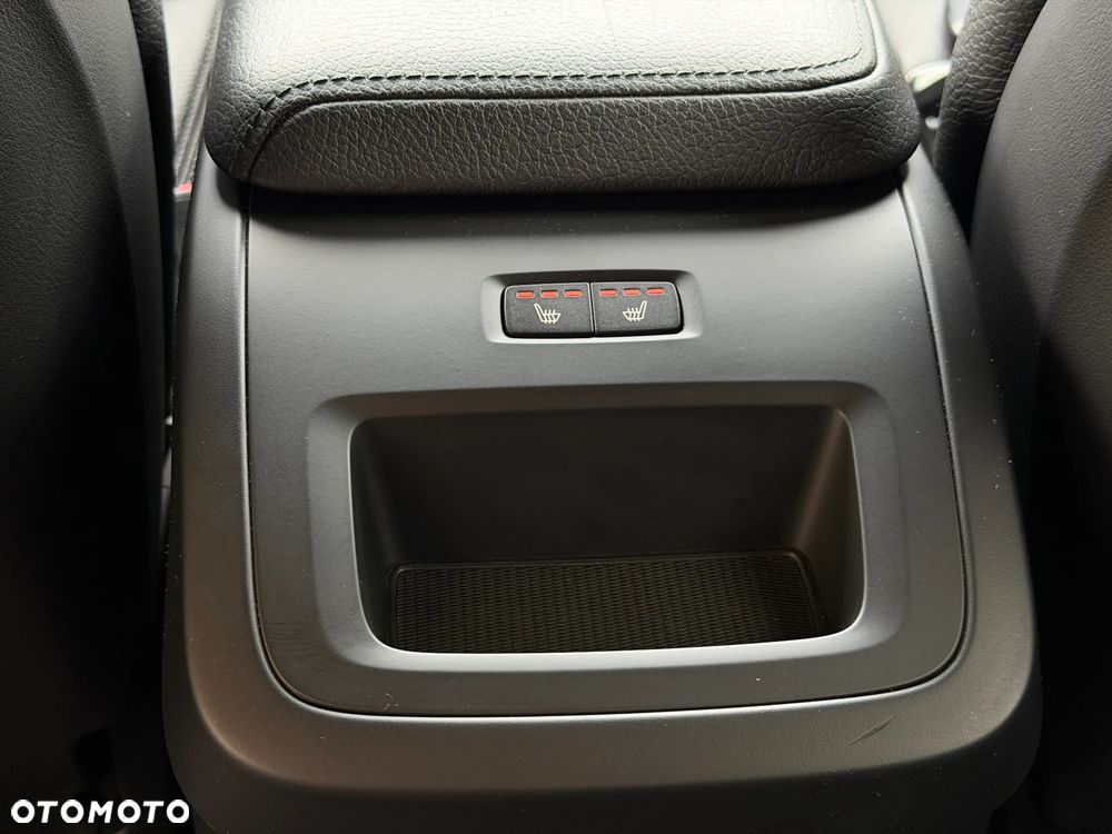 Volvo V60 T6 AWD Geartronic R-Design - 18