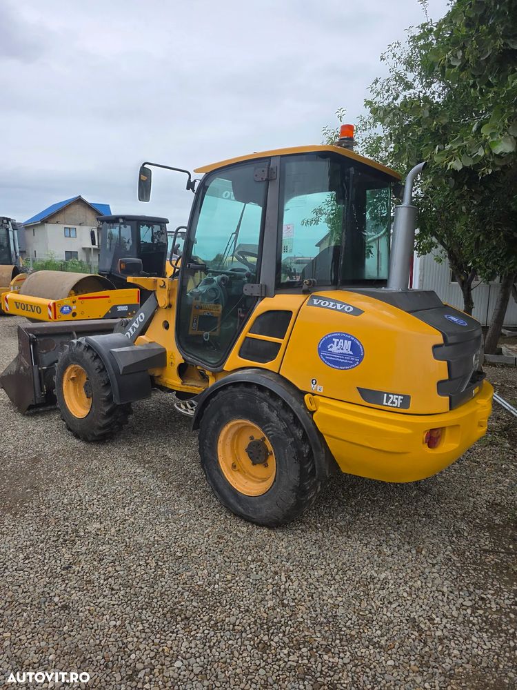 Volvo L25F miniincarcator incarcator frontal compact vola minivola - 2