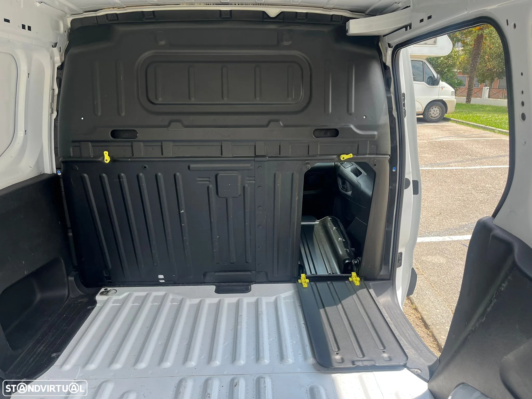 Opel COMBO 1.5 102cv 3 LUGARES - AC - IVA DEDUTÍVEL - 16