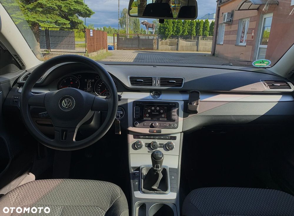 Volkswagen Passat 2.0 TDI DPF BlueMotion Technology Comfortline - 11