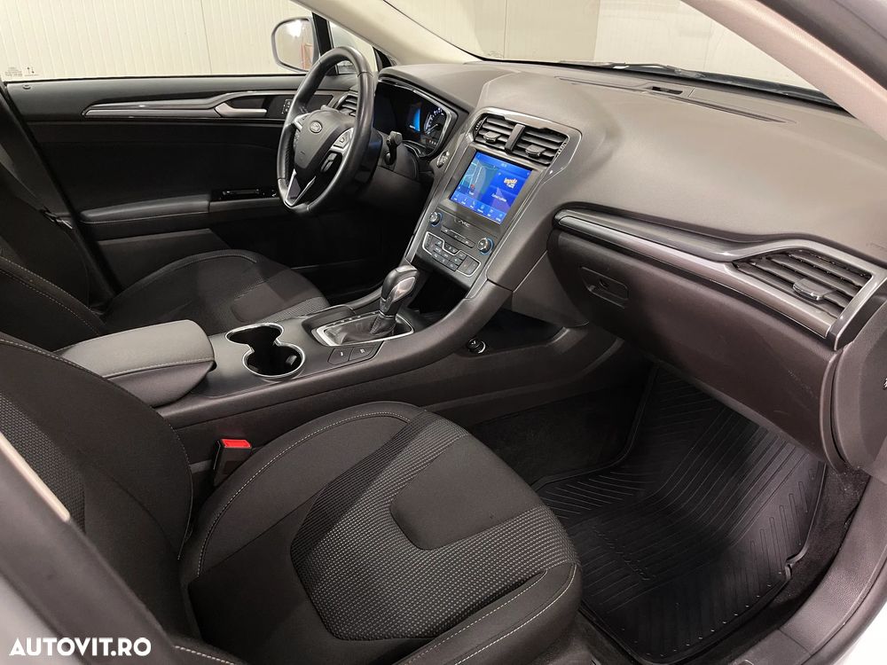 Ford Mondeo 2.0 HEV Titanium - 11