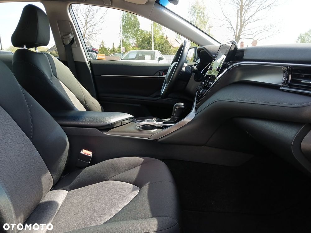 Toyota Camry 2.5 Hybrid Comfort CVT - 10