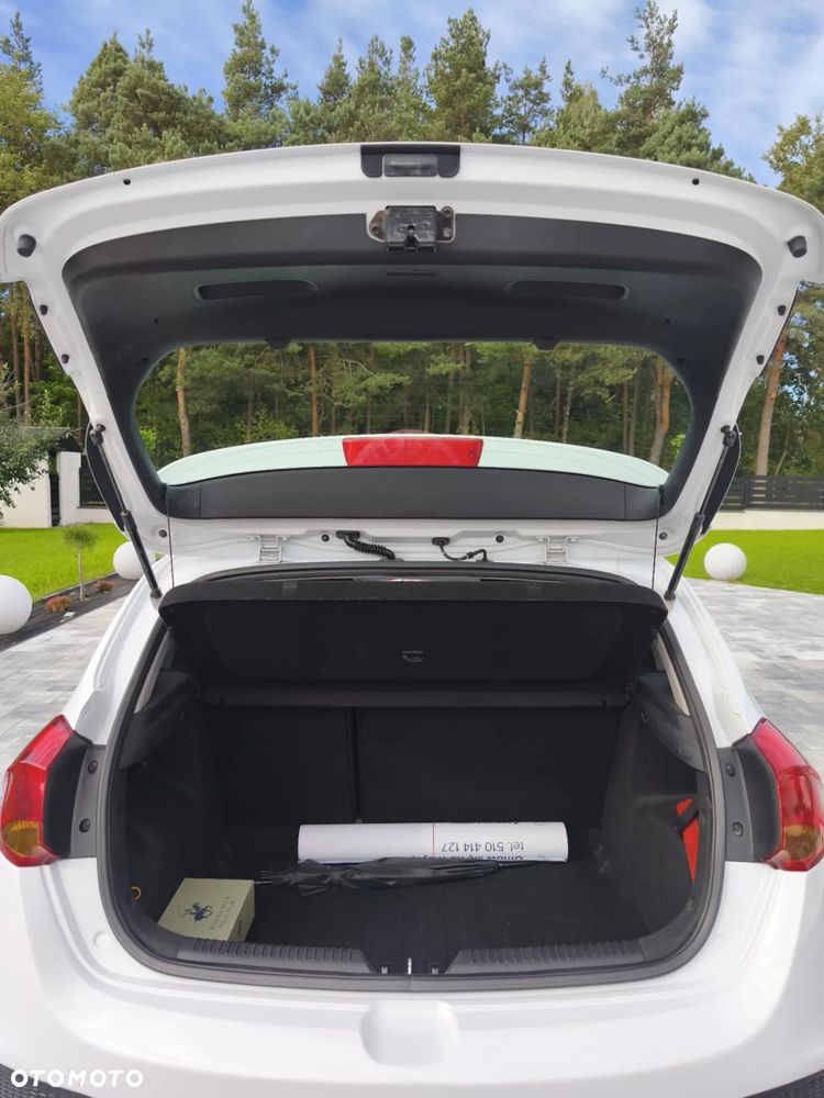 Kia Ceed Cee'd 1.4 L - 6